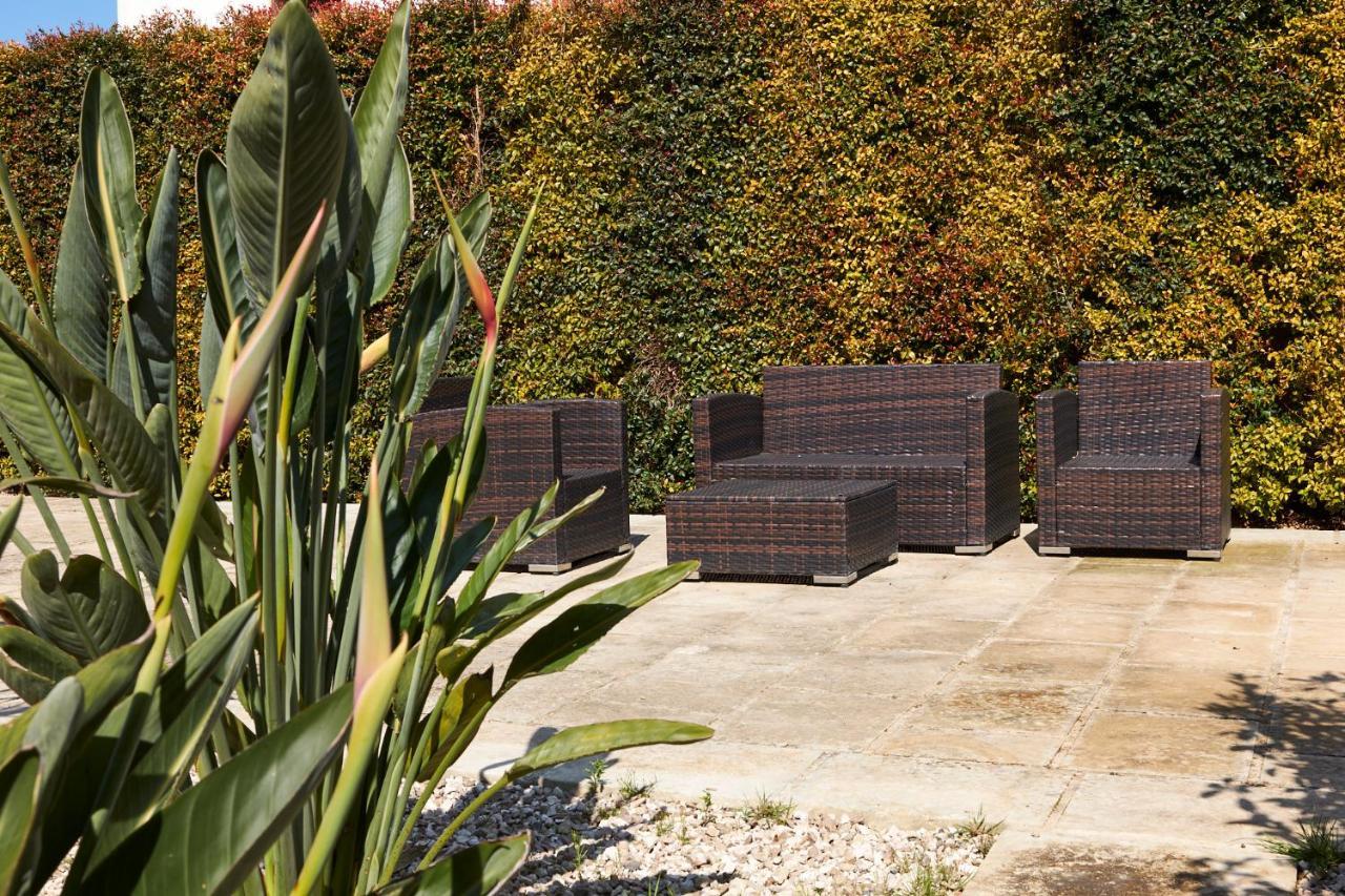 Il Giardino Di Flora Con Piscina Hotel Lecce Ngoại thất bức ảnh