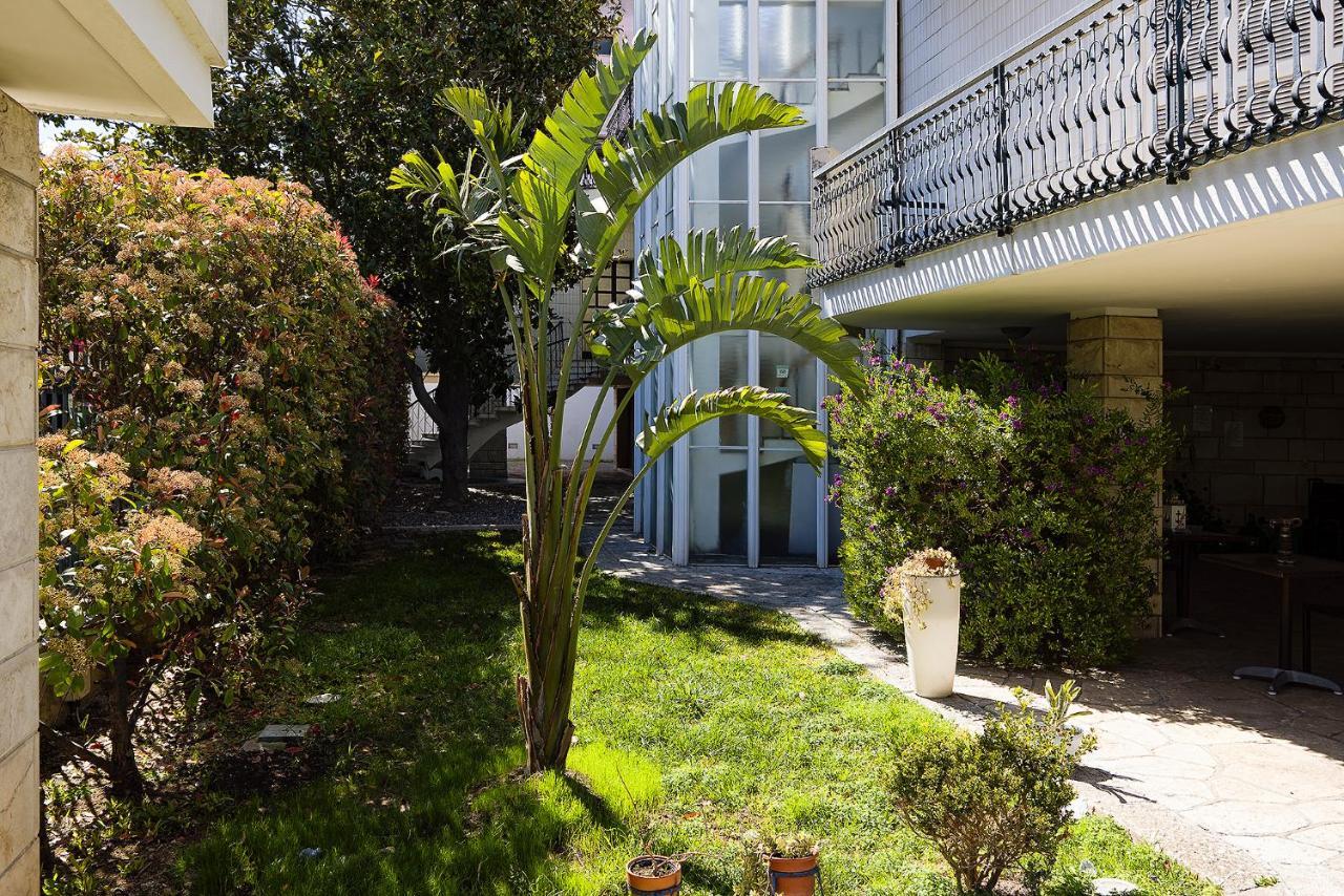 Il Giardino Di Flora Con Piscina Hotel Lecce Ngoại thất bức ảnh