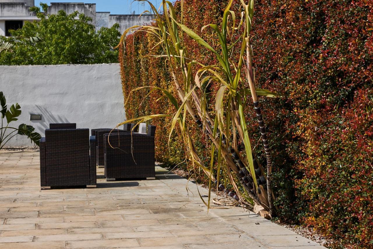 Il Giardino Di Flora Con Piscina Hotel Lecce Ngoại thất bức ảnh