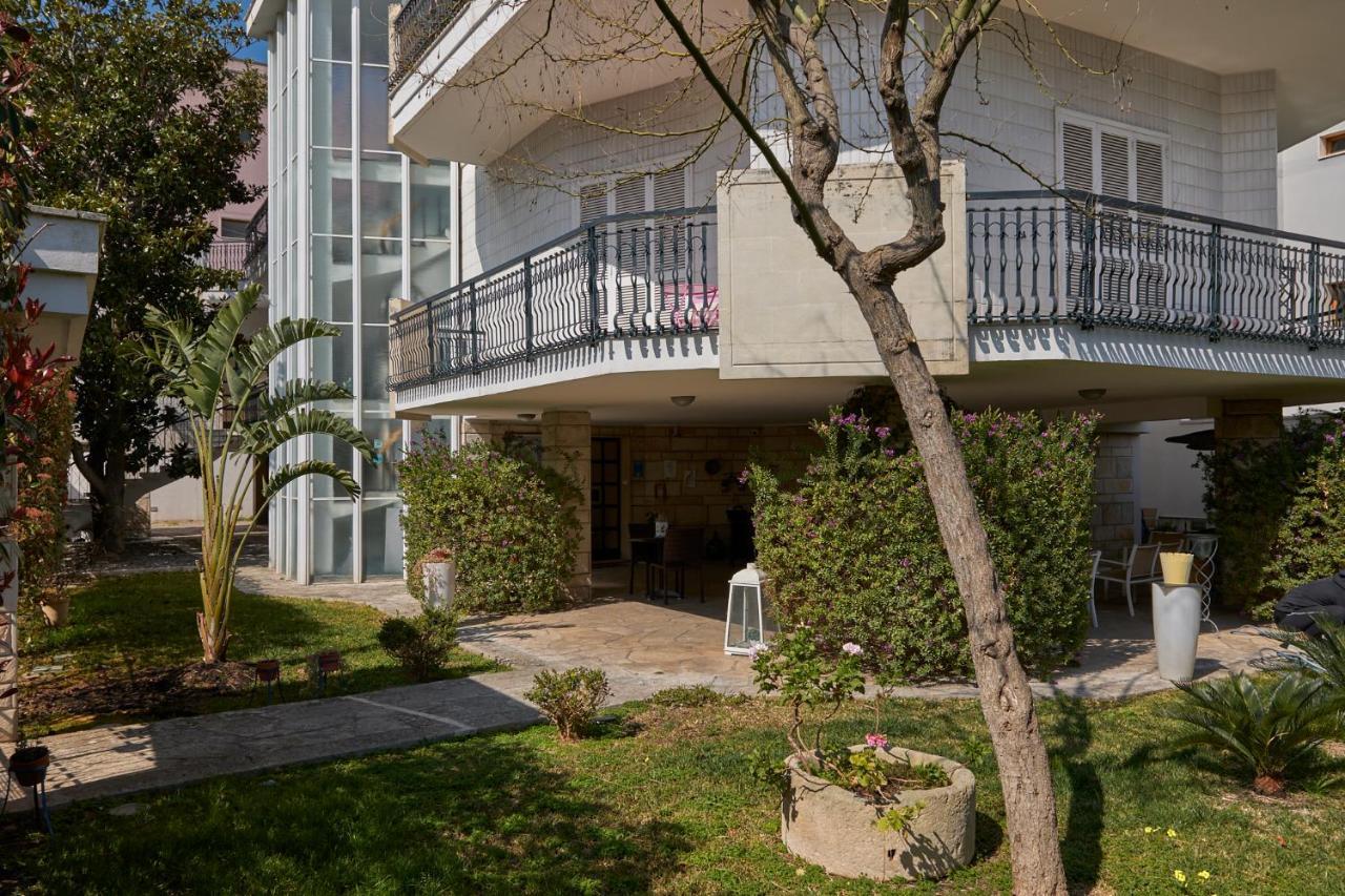 Il Giardino Di Flora Con Piscina Hotel Lecce Ngoại thất bức ảnh