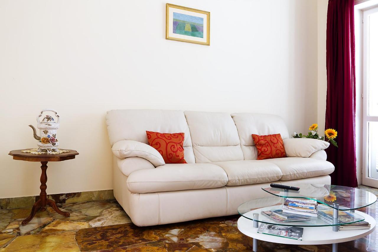 Il Giardino Di Flora Con Piscina Hotel Lecce Ngoại thất bức ảnh