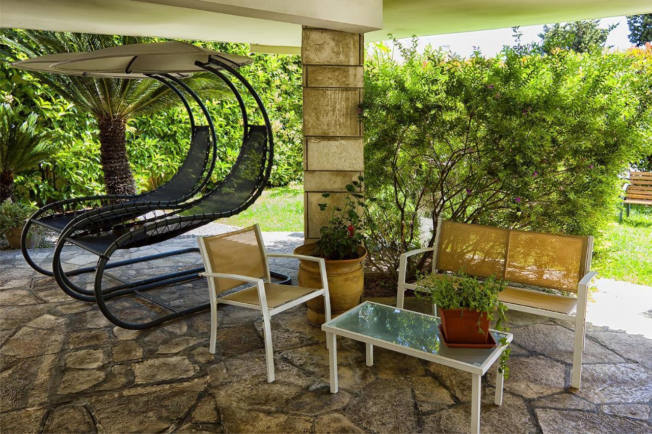 Il Giardino Di Flora Con Piscina Hotel Lecce Ngoại thất bức ảnh