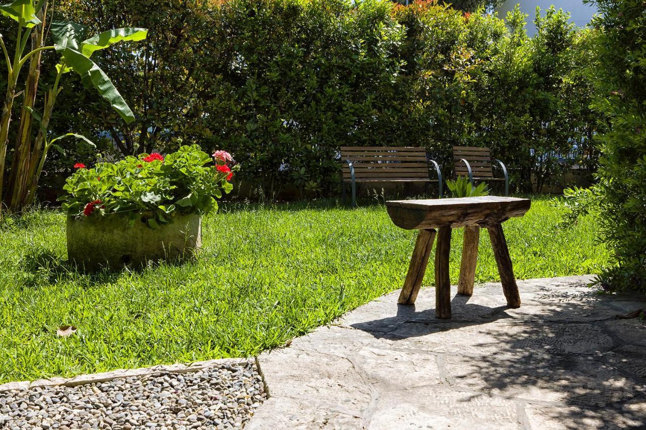 Il Giardino Di Flora Con Piscina Hotel Lecce Ngoại thất bức ảnh