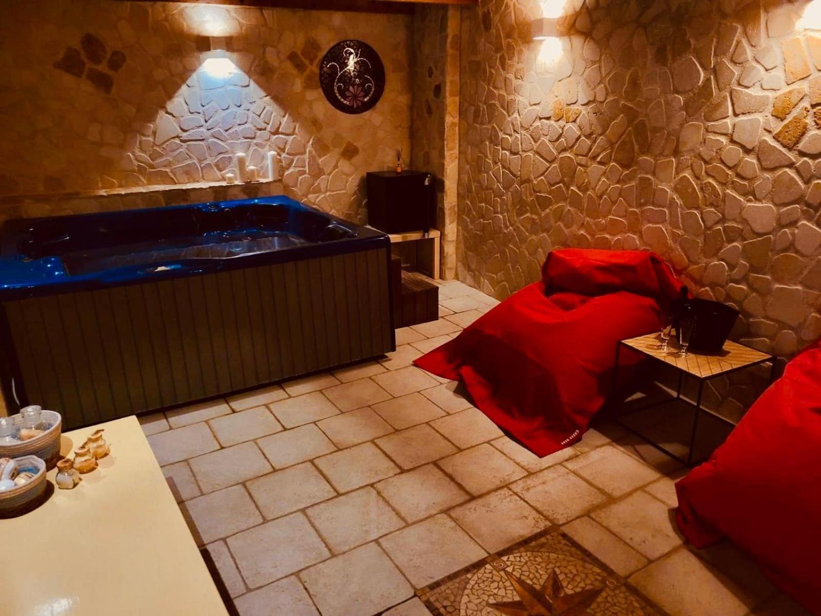 Il Giardino Di Flora Con Piscina Hotel Lecce Ngoại thất bức ảnh