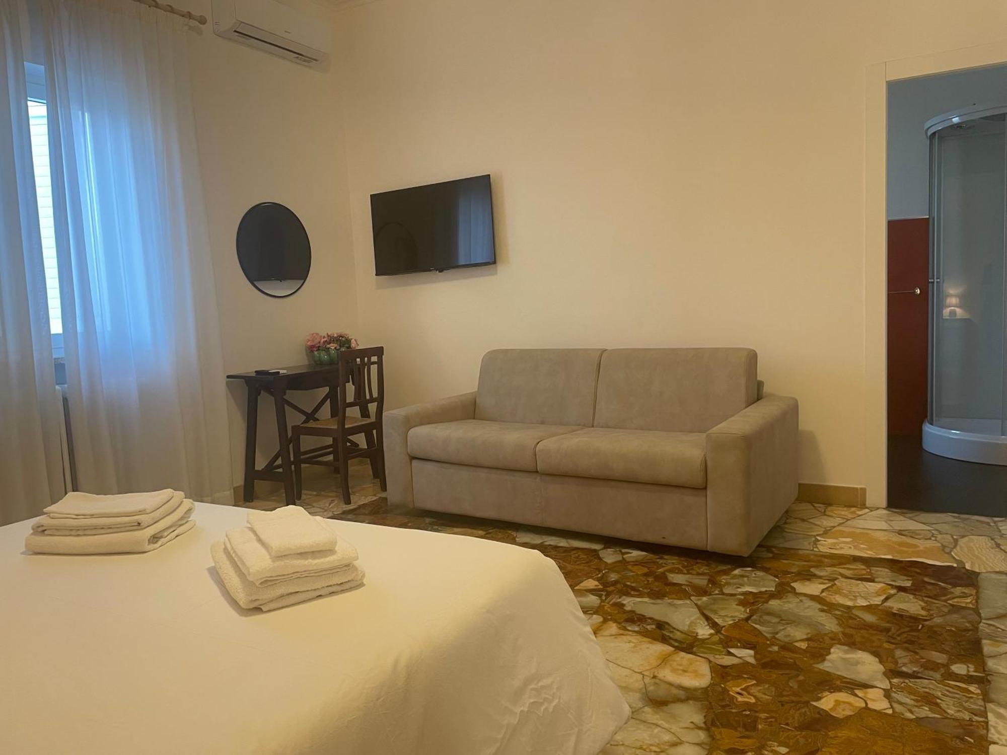 Il Giardino Di Flora Con Piscina Hotel Lecce Ngoại thất bức ảnh