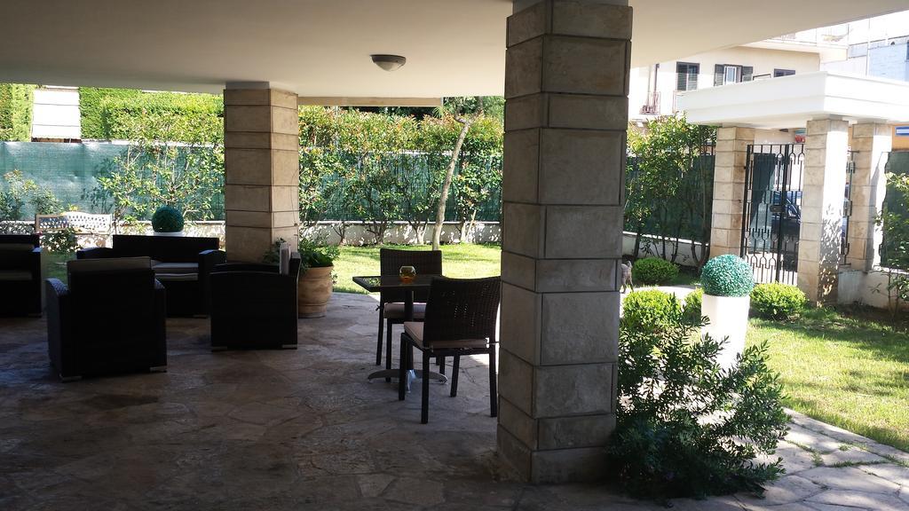 Il Giardino Di Flora Con Piscina Hotel Lecce Ngoại thất bức ảnh