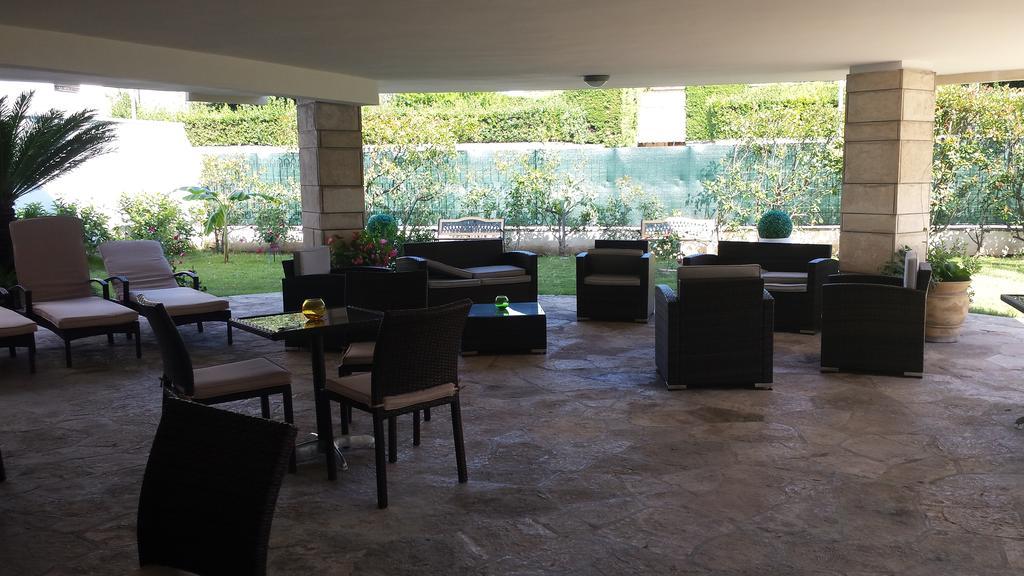 Il Giardino Di Flora Con Piscina Hotel Lecce Ngoại thất bức ảnh